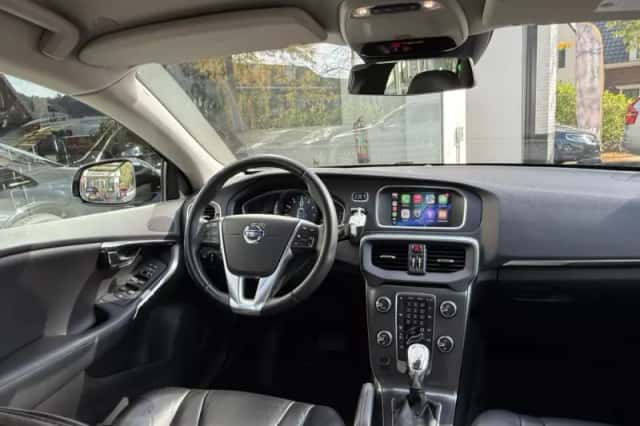 Volvo V40 Cross Country (2013) thumbnail 5