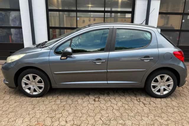 Peugeot 207 (2008) thumbnail 3