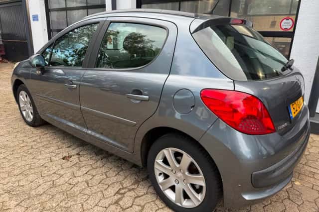 Peugeot 207 (2008) thumbnail 4