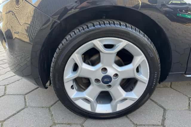 Ford Ka (2010) thumbnail 4