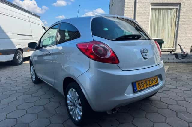 Ford Ka (2010) thumbnail 4