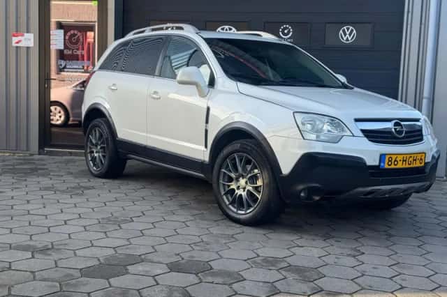 Opel Antara (2008) thumbnail 1