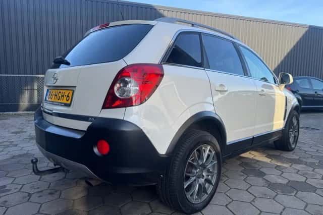 Opel Antara (2008) thumbnail 6