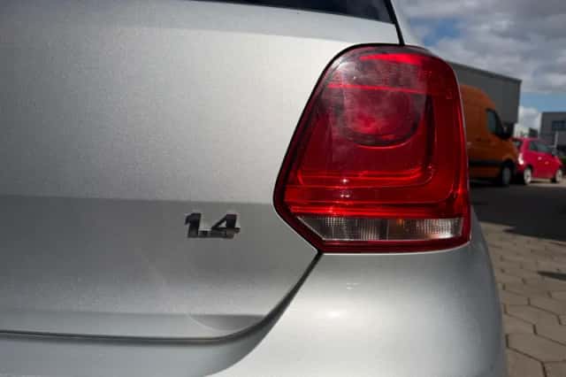 Volkswagen Polo (2010) thumbnail 6