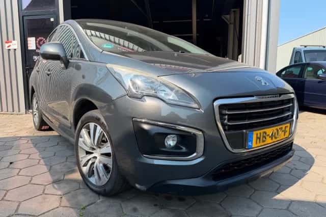 Peugeot 3008 (2015) thumbnail 1