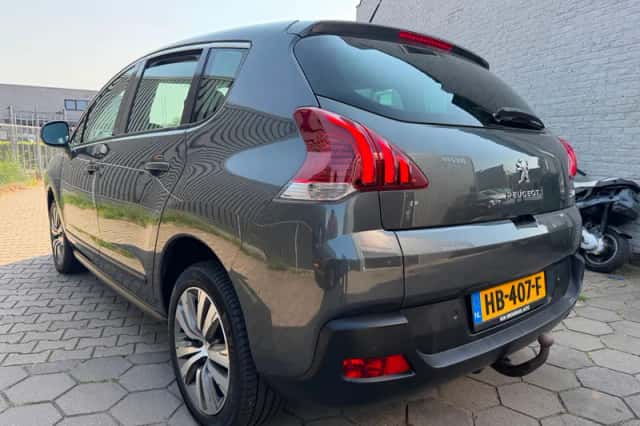 Peugeot 3008 (2015) thumbnail 5