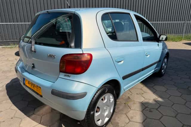 Toyota Yaris (2004) thumbnail 4