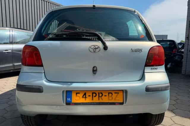 Toyota Yaris (2004) thumbnail 5