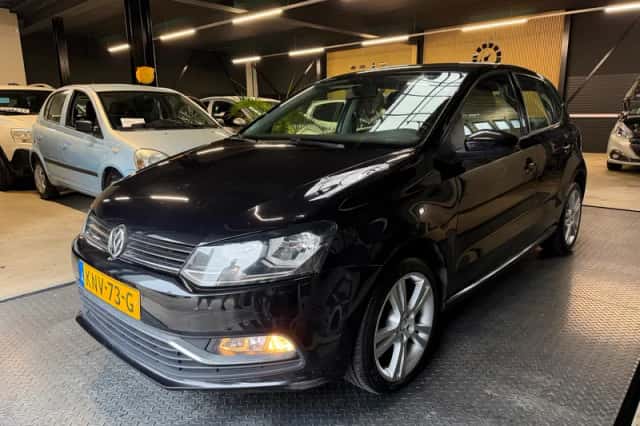 Volkswagen Polo (2015) thumbnail 1