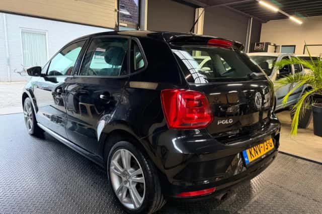 Volkswagen Polo (2015) thumbnail 5