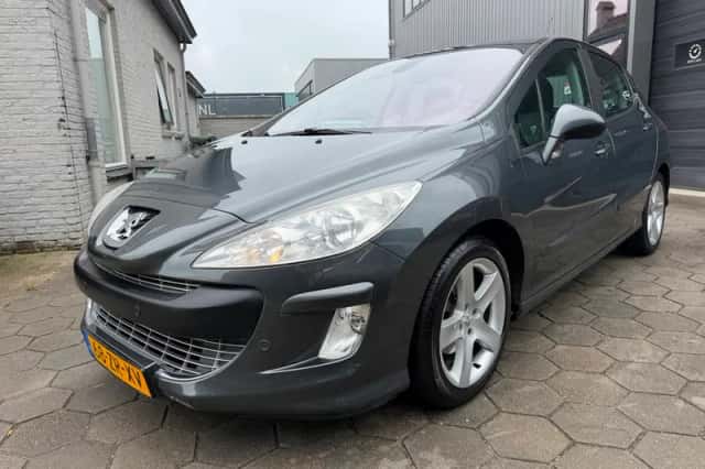 Peugeot 308 (2008) thumbnail 3