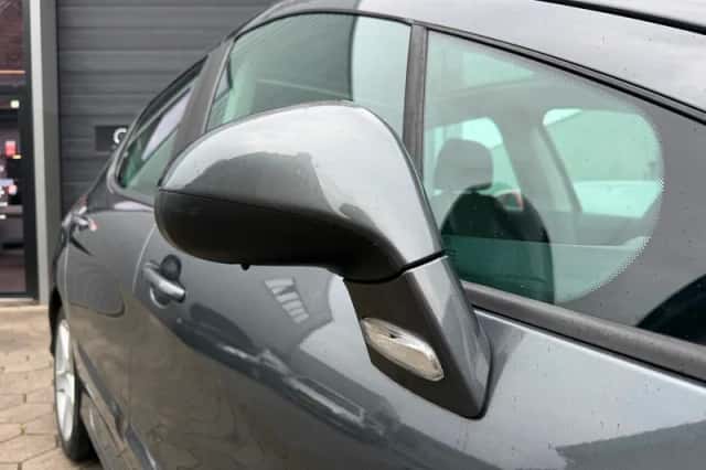 Peugeot 308 (2008) thumbnail 4