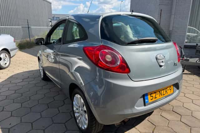 Ford Ka (2010) thumbnail 4