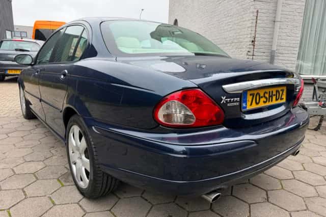 Jaguar X-Type (2006) thumbnail 5