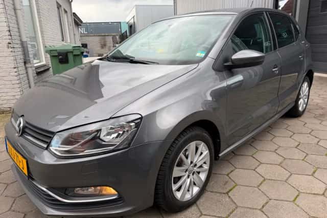 Volkswagen Polo (2014) thumbnail 2