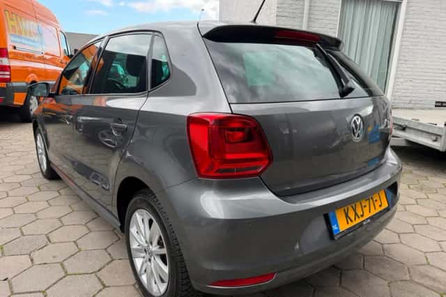 Volkswagen Polo (2014) thumbnail 3