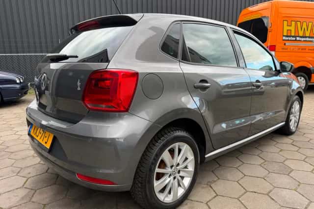 Volkswagen Polo (2014) thumbnail 5