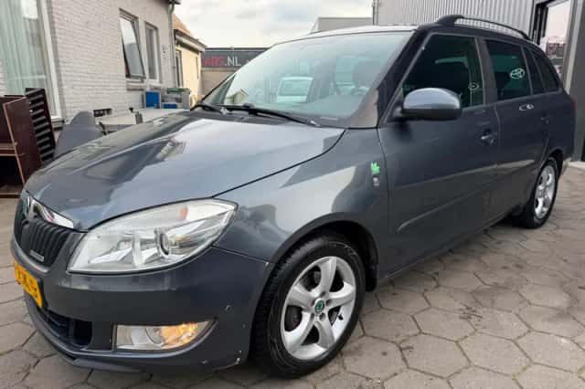 Škoda Fabia (2011) thumbnail 4