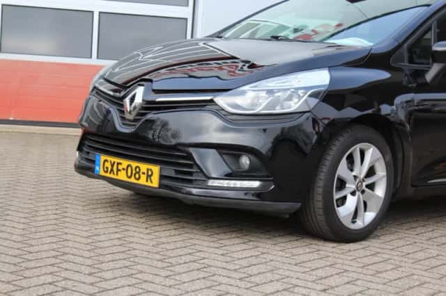 Renault Clio (2018) thumbnail 2