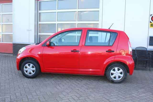 Daihatsu Sirion (2009) thumbnail 4