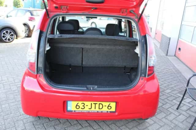Daihatsu Sirion (2009) thumbnail 6