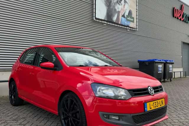 Volkswagen Polo (2012) thumbnail 2