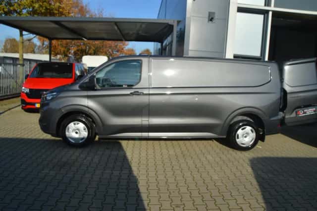 Ford Transit Custom (2024) thumbnail 4