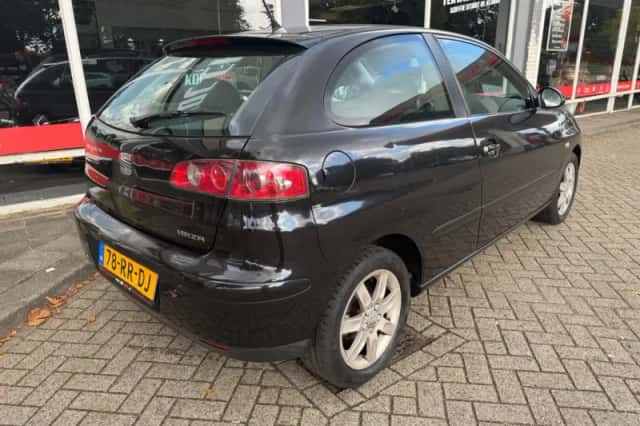 SEAT Ibiza (2005) thumbnail 4