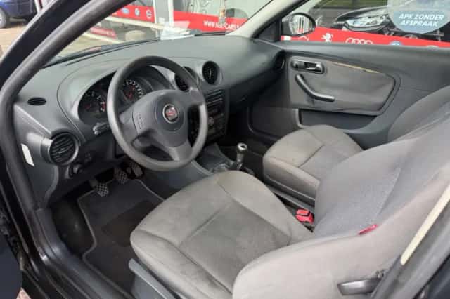 SEAT Ibiza (2005) thumbnail 6