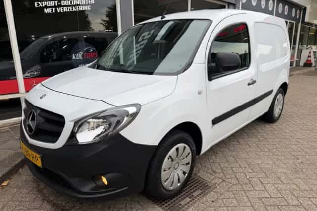 Mercedes-Benz Citan (2018) thumbnail 2