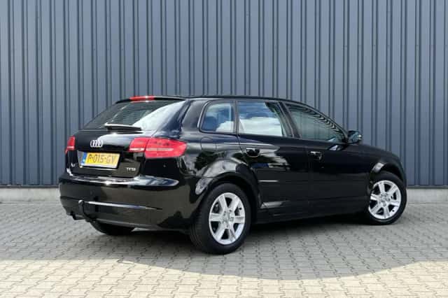 Audi A3 (2012) thumbnail 3