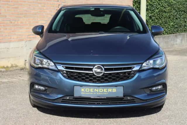 Opel Astra (2017) thumbnail 2