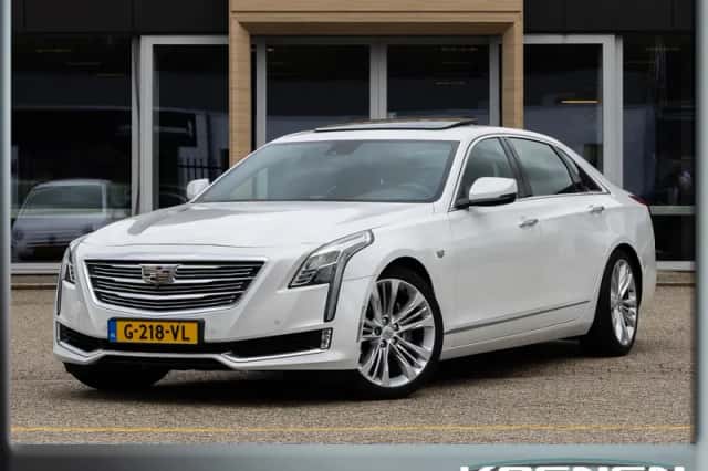 Cadillac CT6 (2016) thumbnail 1