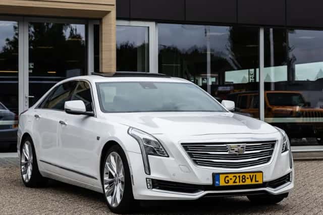 Cadillac CT6 (2016) thumbnail 5