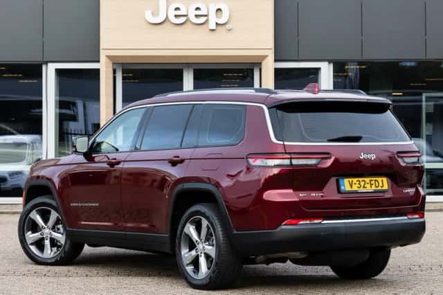 Jeep Grand Cherokee (2024) thumbnail 2