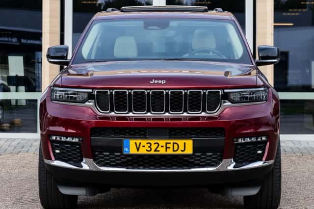 Jeep Grand Cherokee (2024) thumbnail 5