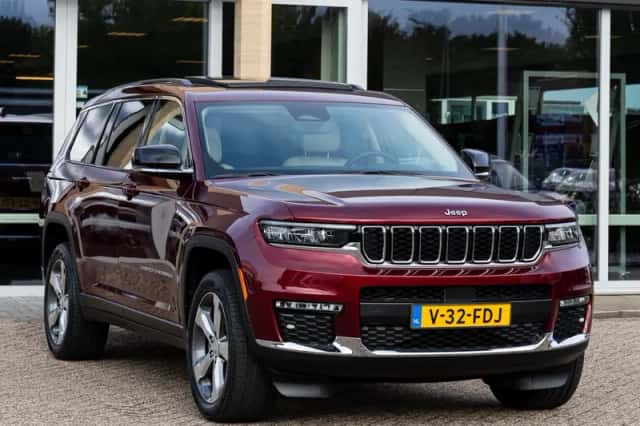 Jeep Grand Cherokee (2024) thumbnail 6