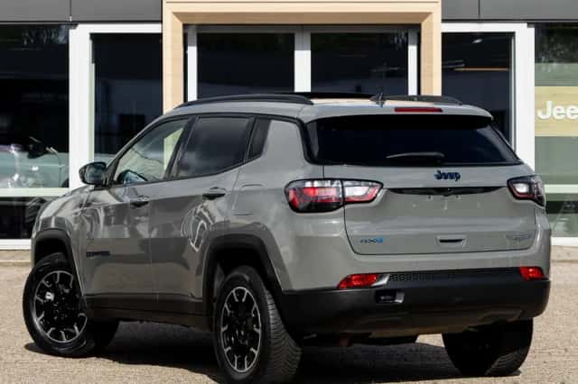 Jeep Compass (2023) thumbnail 2