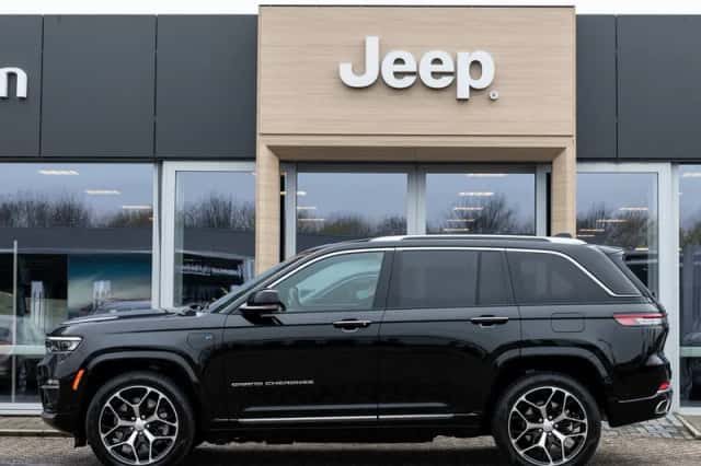 Jeep Grand Cherokee (2023) thumbnail 6