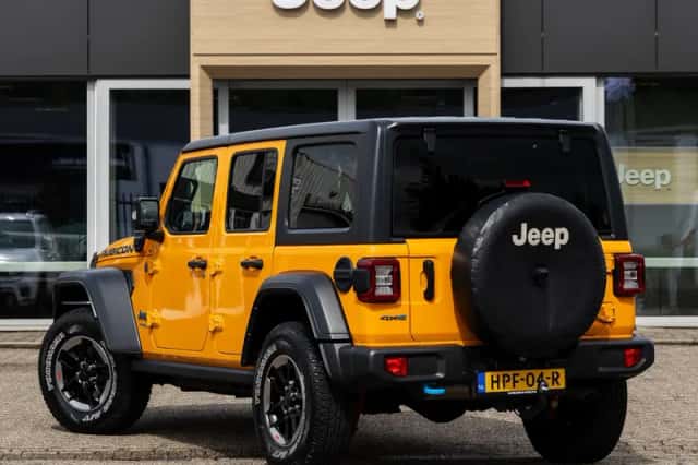 Jeep Wrangler (2021) thumbnail 2