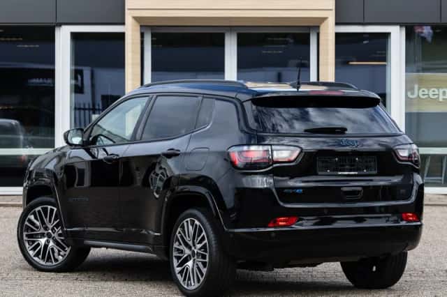 Jeep Compass (2024) thumbnail 2