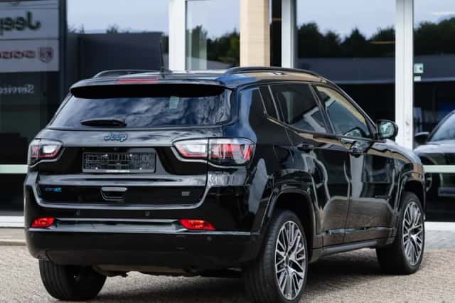 Jeep Compass (2024) thumbnail 3