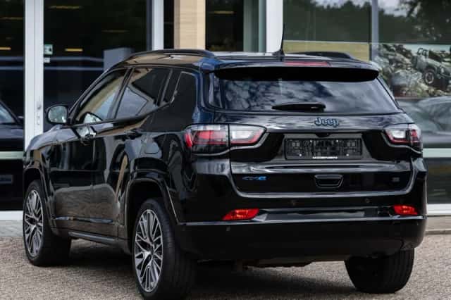 Jeep Compass (2024) thumbnail 5