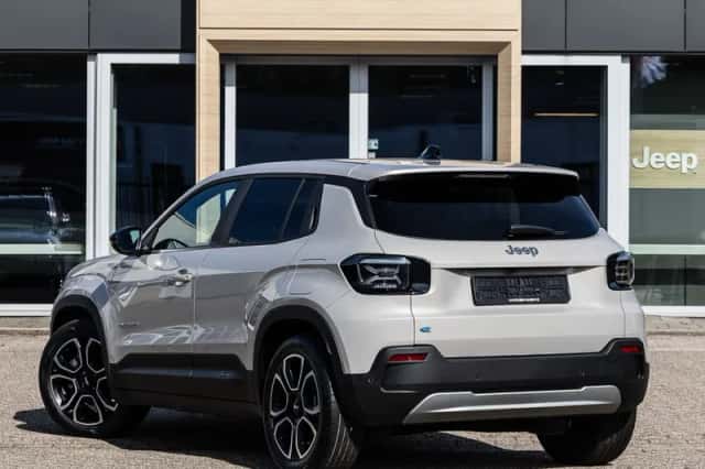 Jeep Avenger (2025) thumbnail 2