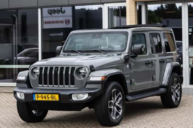 Jeep Wrangler (2022) thumbnail 4