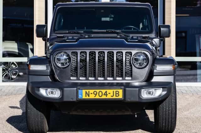 Jeep Wrangler (2021) thumbnail 4