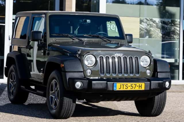 Jeep Wrangler (2016) thumbnail 5