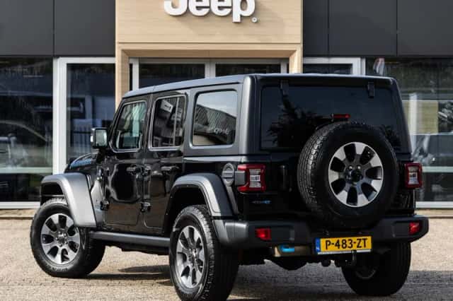 Jeep Wrangler (2022) thumbnail 2