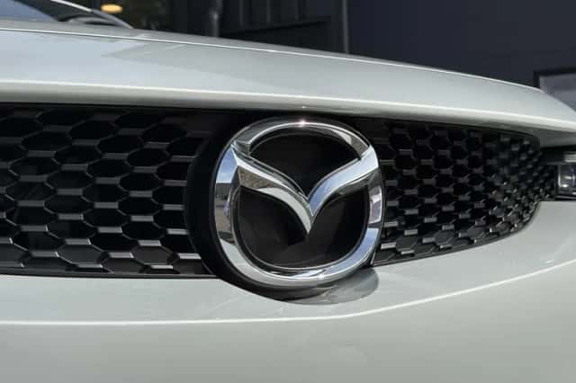 Mazda MX-30 (2021) thumbnail 2