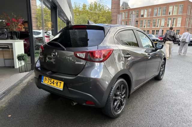 Mazda 2 (2019) thumbnail 2